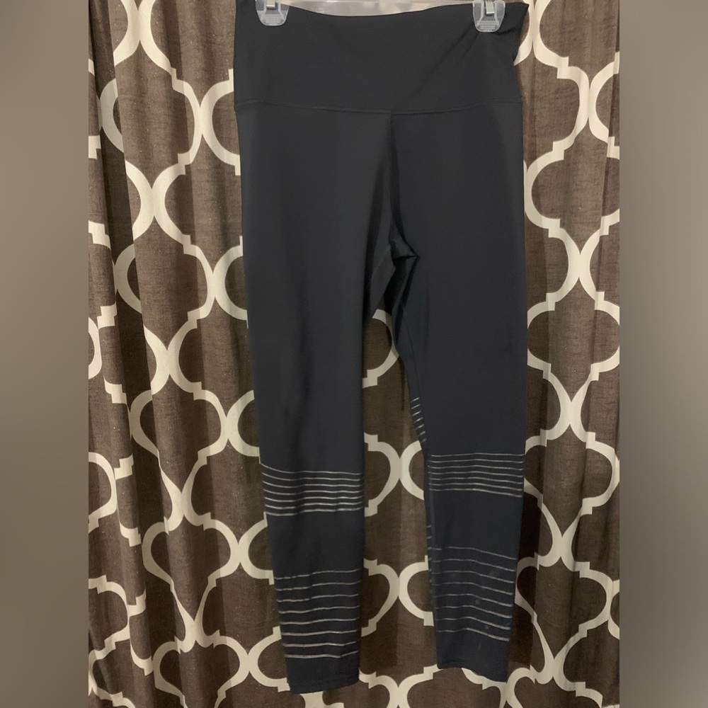 Z by Zobha Elevate Active Leggings yoga pants Gray/silver Size M